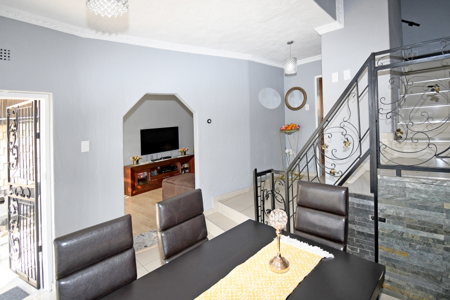 4 Bedroom Property for Sale in Corlett Gardens Gauteng