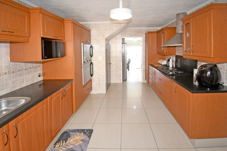 4 Bedroom Property for Sale in Corlett Gardens Gauteng