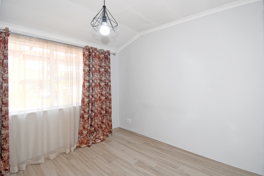 4 Bedroom Property for Sale in Corlett Gardens Gauteng