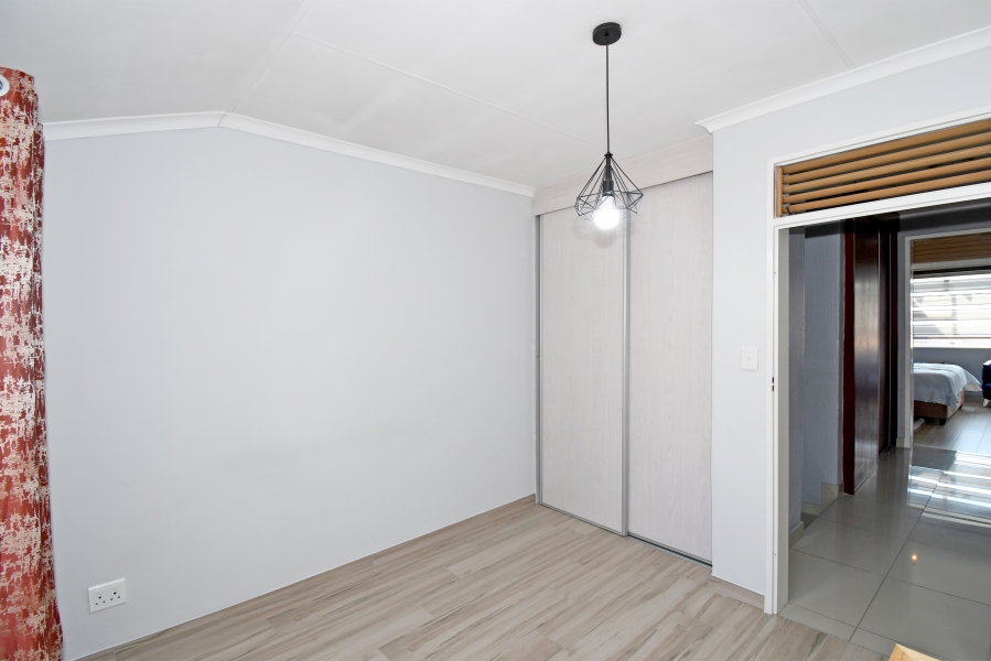 4 Bedroom Property for Sale in Corlett Gardens Gauteng