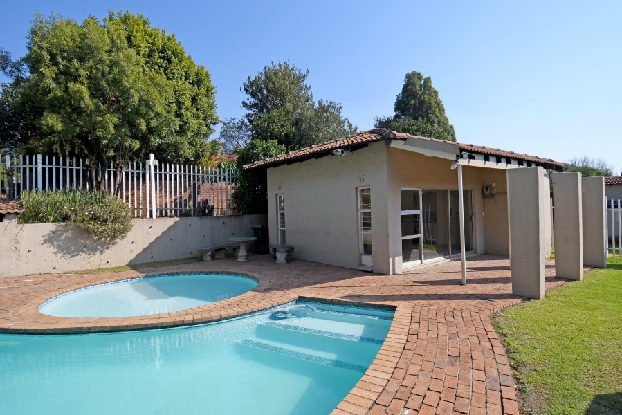 4 Bedroom Property for Sale in Corlett Gardens Gauteng