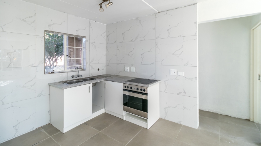 1 Bedroom Property for Sale in Buccleuch Gauteng