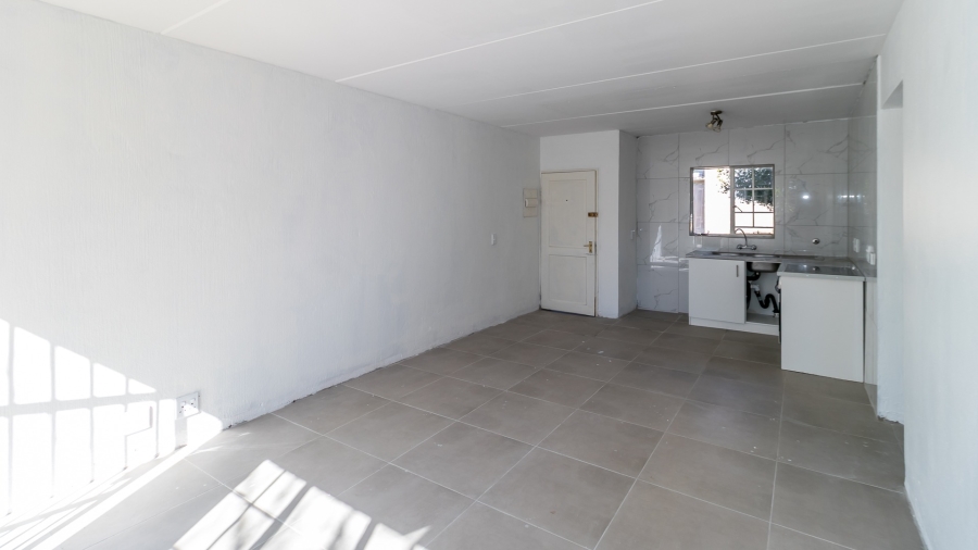 1 Bedroom Property for Sale in Buccleuch Gauteng