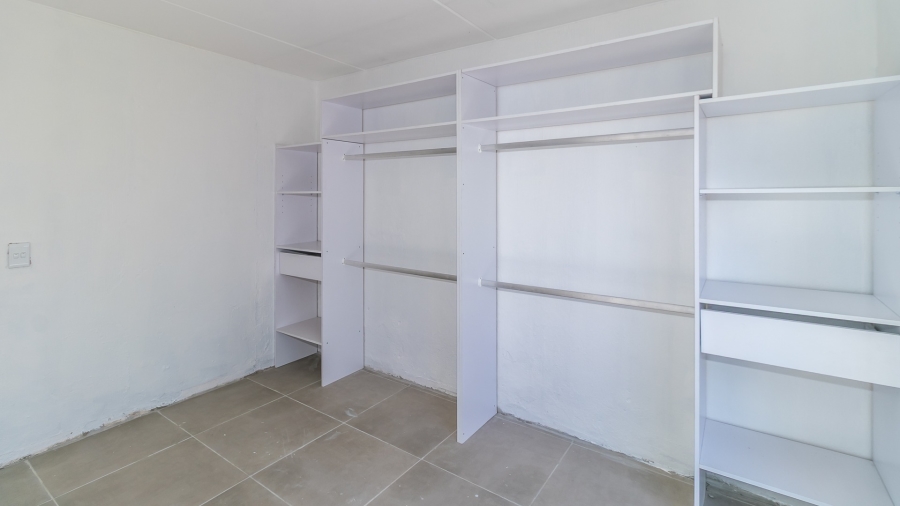 1 Bedroom Property for Sale in Buccleuch Gauteng