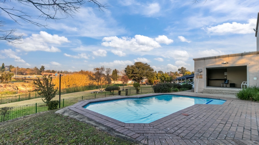 1 Bedroom Property for Sale in Buccleuch Gauteng