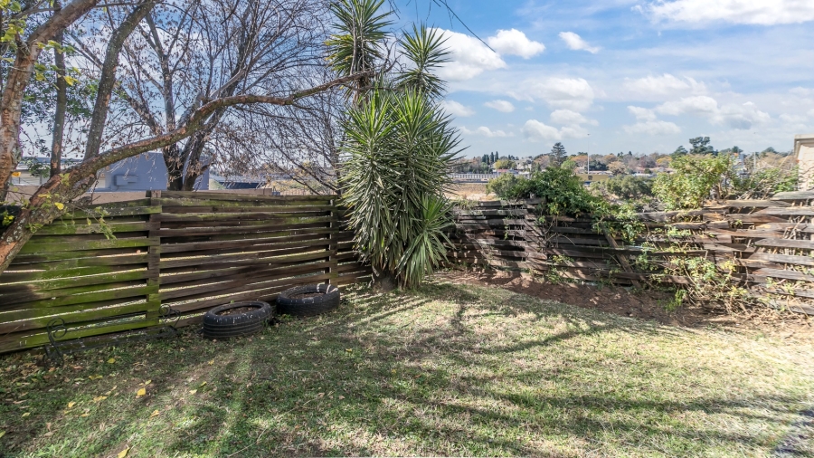 1 Bedroom Property for Sale in Buccleuch Gauteng