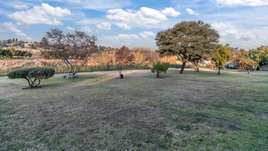 1 Bedroom Property for Sale in Buccleuch Gauteng