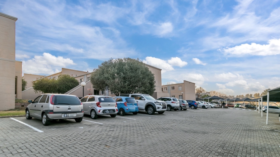 1 Bedroom Property for Sale in Buccleuch Gauteng