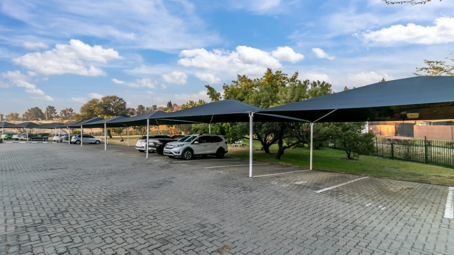 1 Bedroom Property for Sale in Buccleuch Gauteng