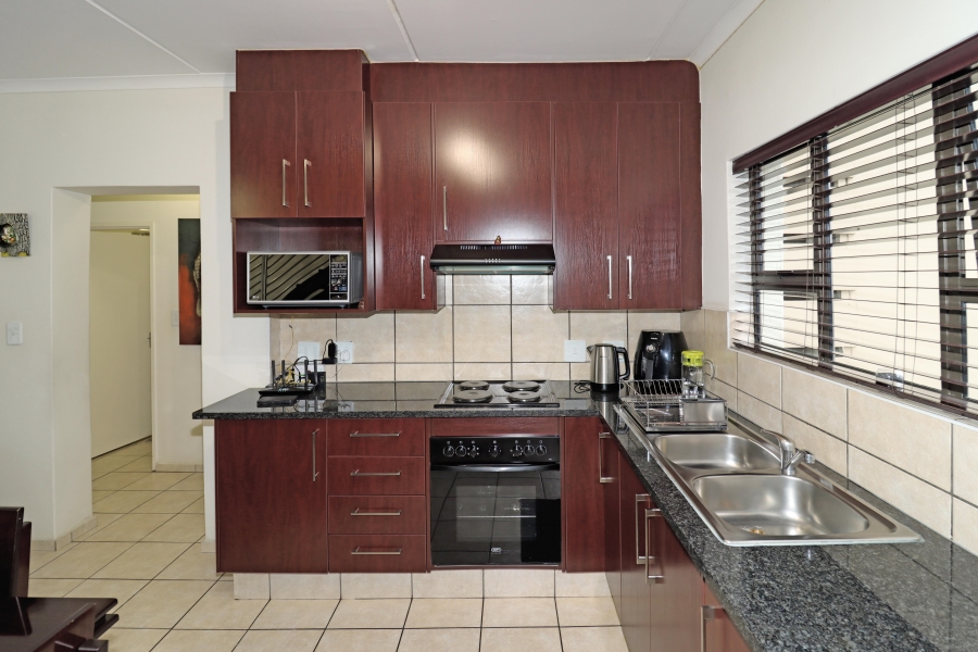 To Let 3 Bedroom Property for Rent in Barbeque Downs Gauteng