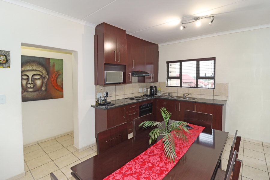 To Let 3 Bedroom Property for Rent in Barbeque Downs Gauteng
