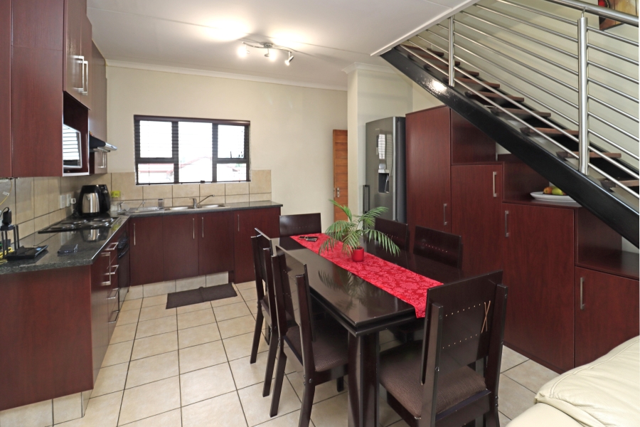 To Let 3 Bedroom Property for Rent in Barbeque Downs Gauteng