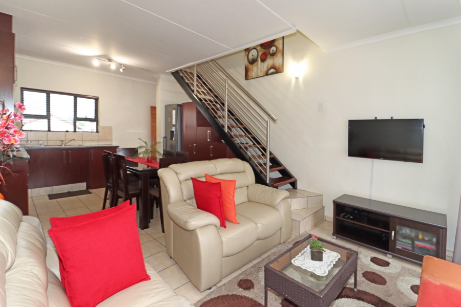 To Let 3 Bedroom Property for Rent in Barbeque Downs Gauteng