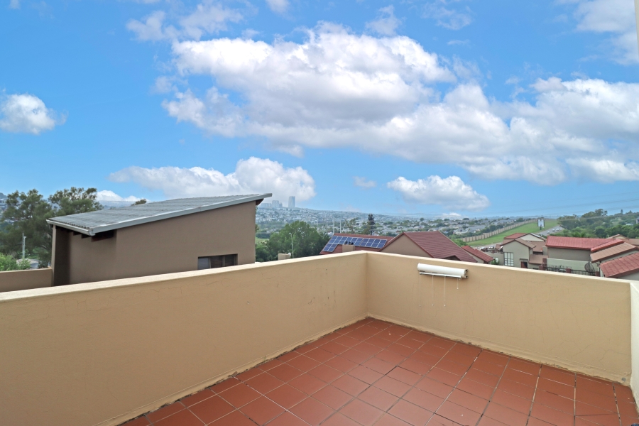 To Let 3 Bedroom Property for Rent in Barbeque Downs Gauteng