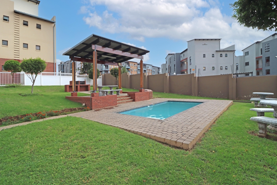 To Let 3 Bedroom Property for Rent in Barbeque Downs Gauteng