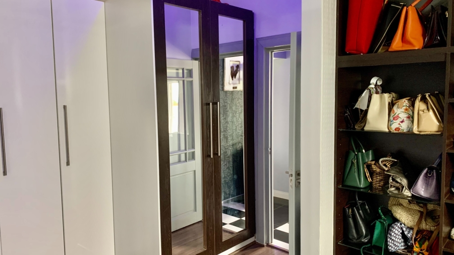 To Let 4 Bedroom Property for Rent in Hyde Park Gauteng