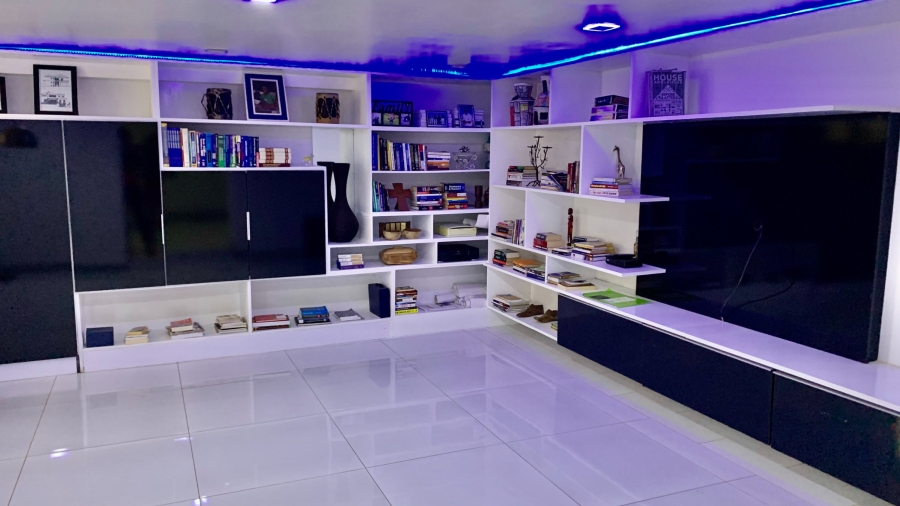 To Let 4 Bedroom Property for Rent in Hyde Park Gauteng