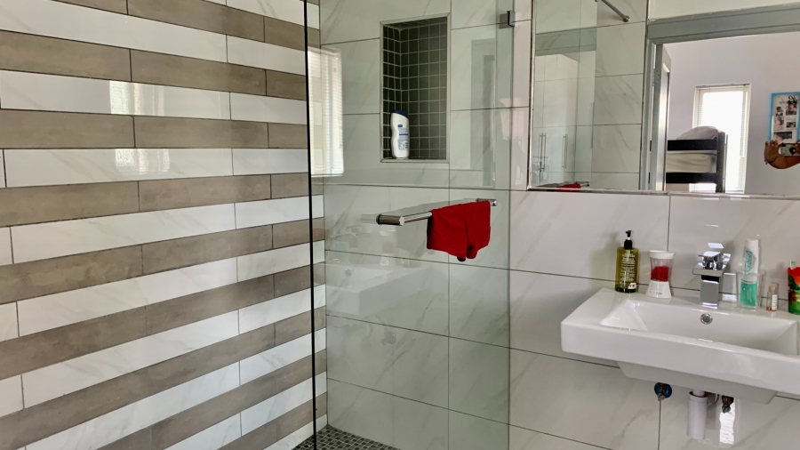 To Let 4 Bedroom Property for Rent in Hyde Park Gauteng