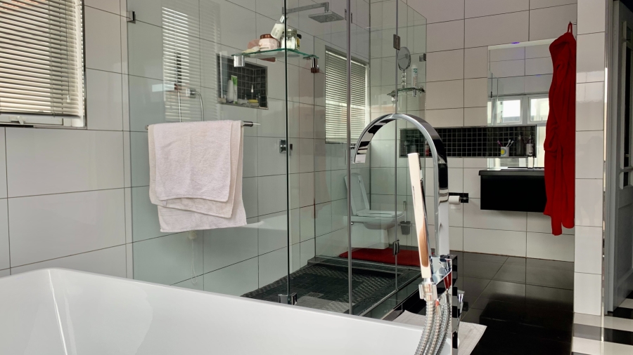 To Let 4 Bedroom Property for Rent in Hyde Park Gauteng
