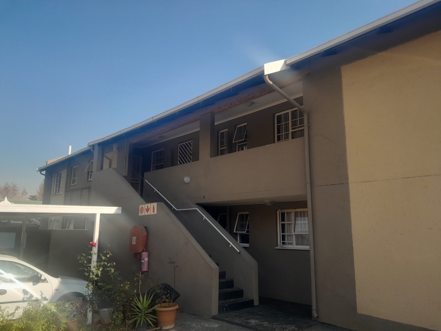 To Let 2 Bedroom Property for Rent in Verwoerdpark Gauteng