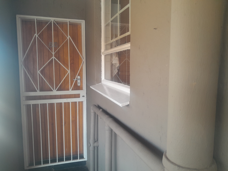 To Let 2 Bedroom Property for Rent in Verwoerdpark Gauteng