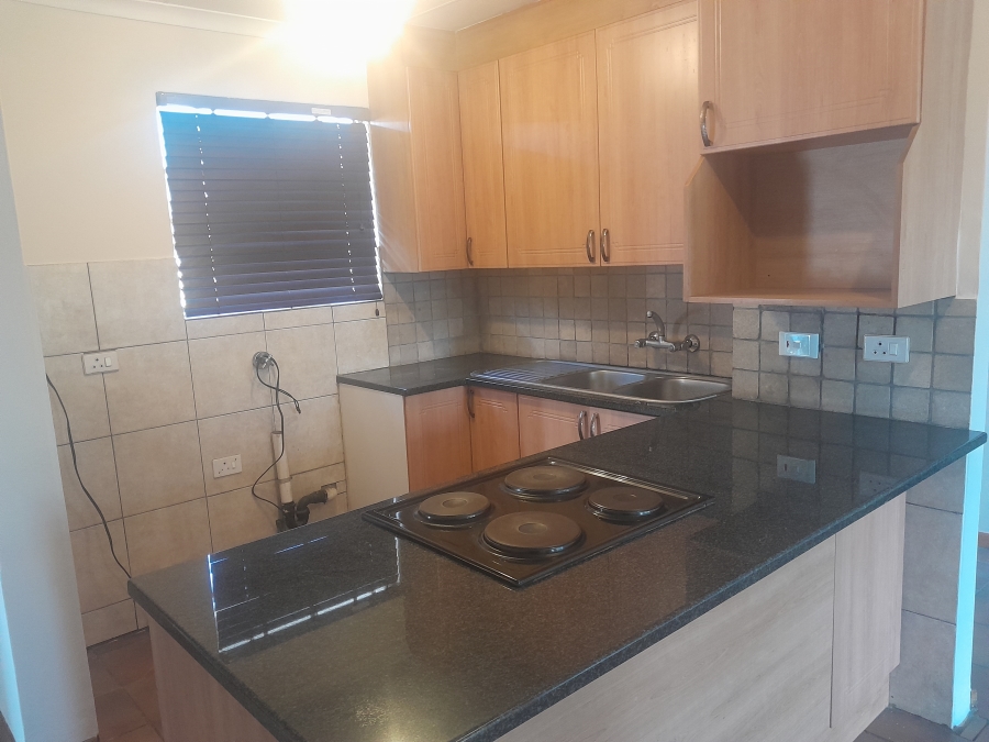 To Let 2 Bedroom Property for Rent in Verwoerdpark Gauteng