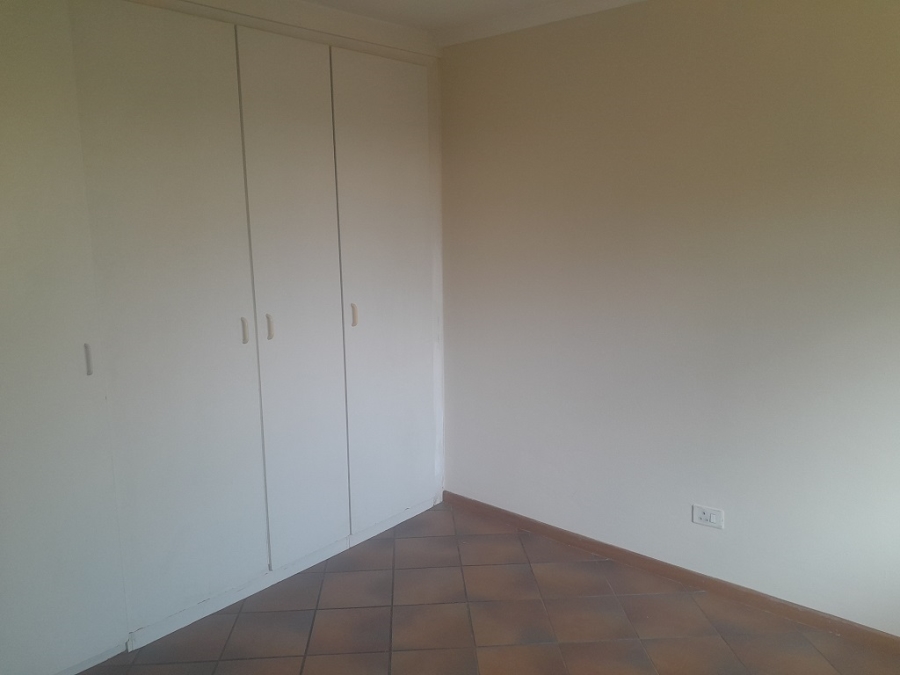 To Let 2 Bedroom Property for Rent in Verwoerdpark Gauteng