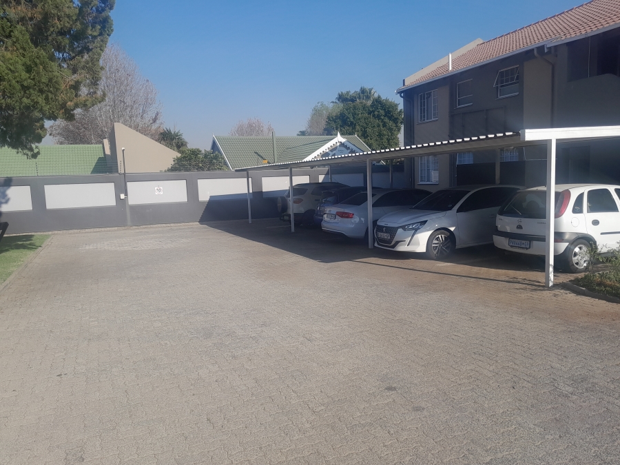To Let 2 Bedroom Property for Rent in Verwoerdpark Gauteng