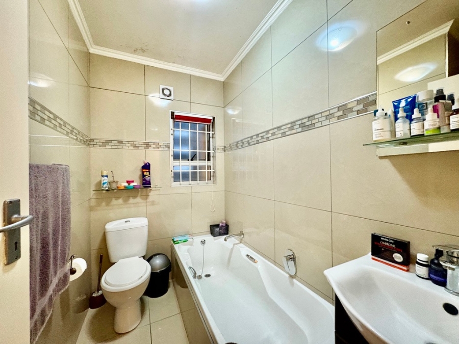 1 Bedroom Property for Sale in Sandown Gauteng