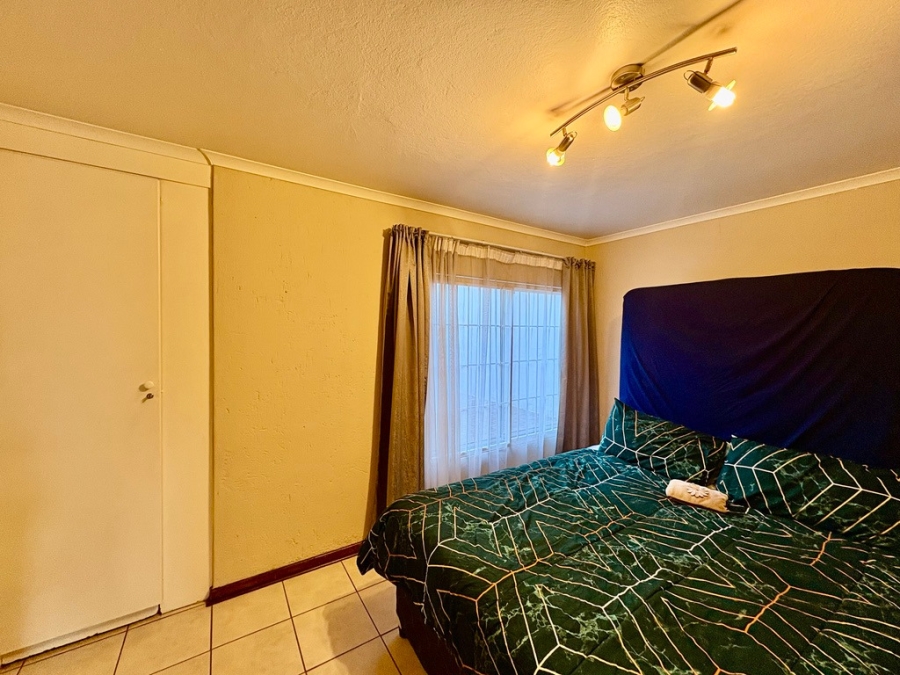1 Bedroom Property for Sale in Sandown Gauteng