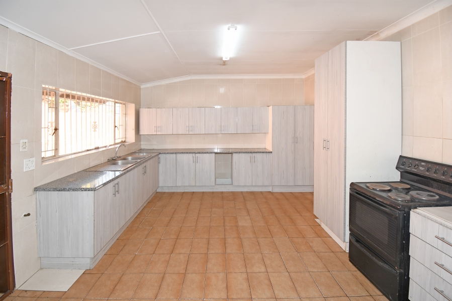 4 Bedroom Property for Sale in Kew Gauteng