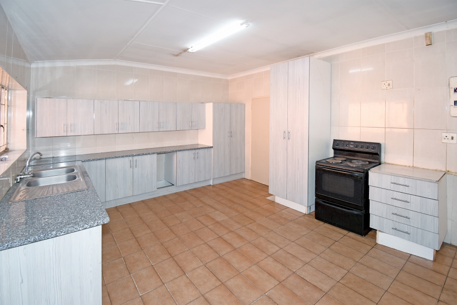 4 Bedroom Property for Sale in Kew Gauteng
