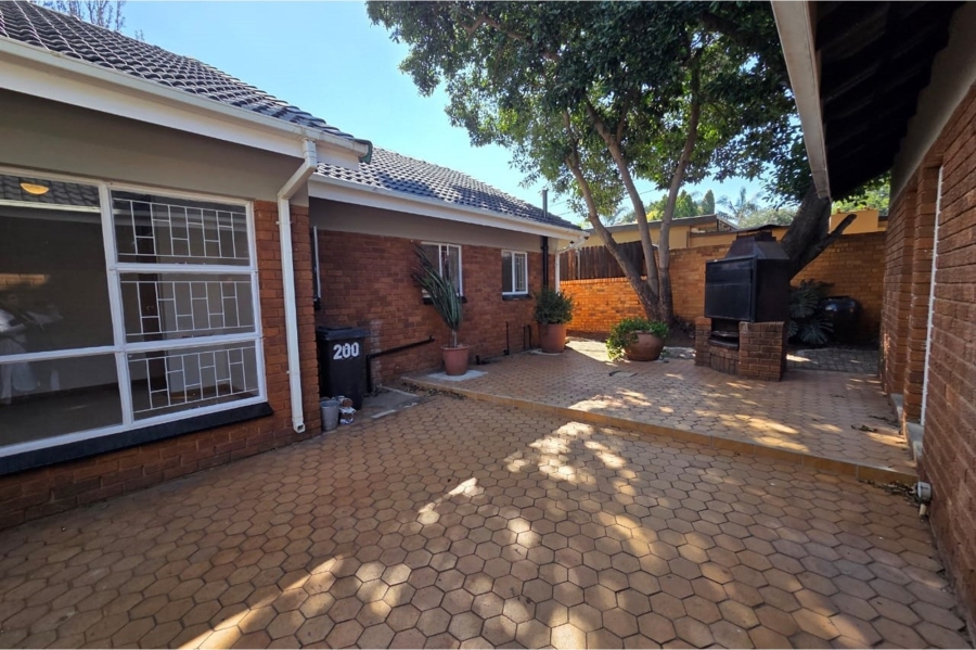 4 Bedroom Property for Sale in Wierda Park Gauteng