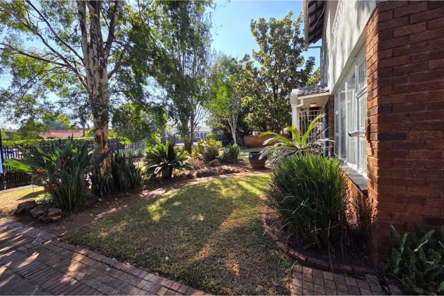 4 Bedroom Property for Sale in Wierda Park Gauteng