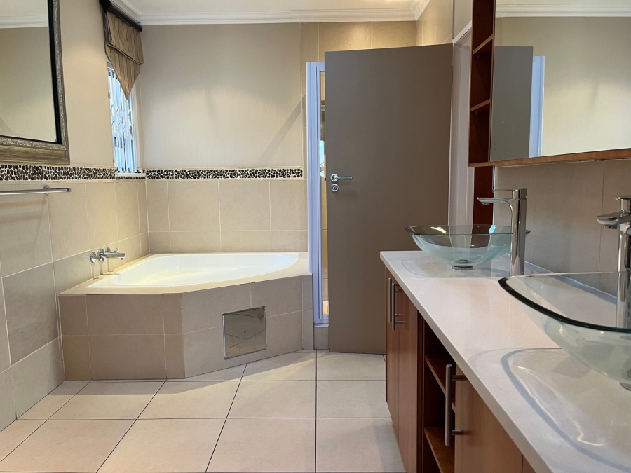 4 Bedroom Property for Sale in Illovo Gauteng