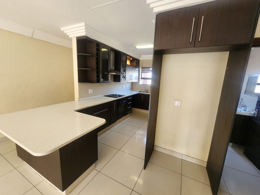 2 Bedroom Property for Sale in Ravenswood Gauteng