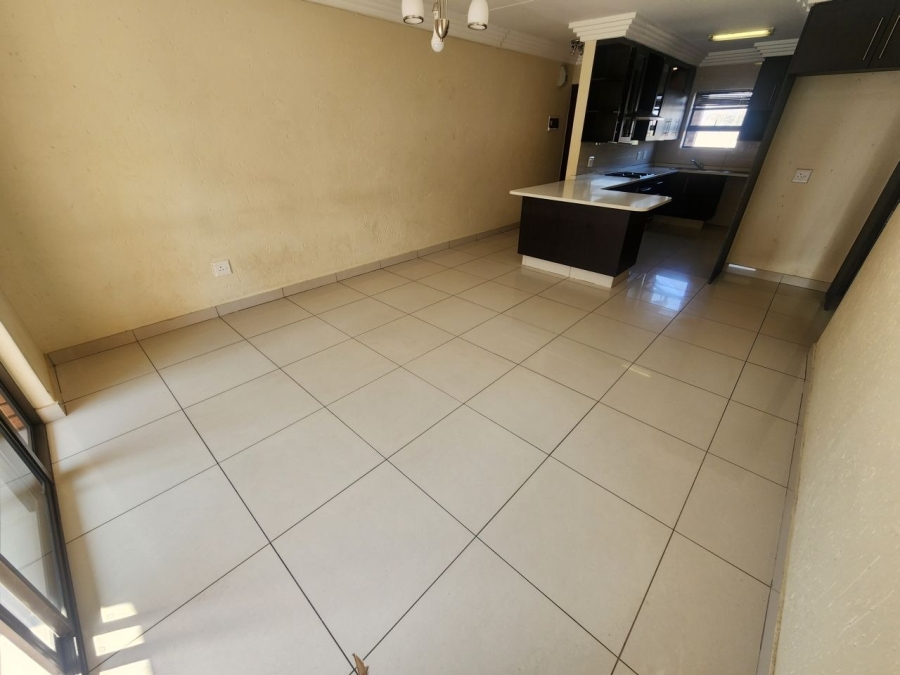2 Bedroom Property for Sale in Ravenswood Gauteng