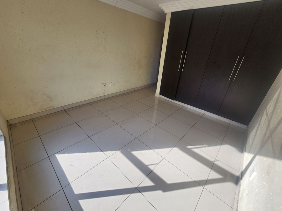 2 Bedroom Property for Sale in Ravenswood Gauteng