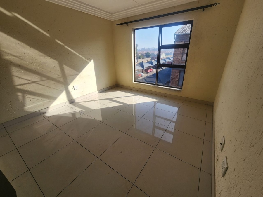2 Bedroom Property for Sale in Ravenswood Gauteng