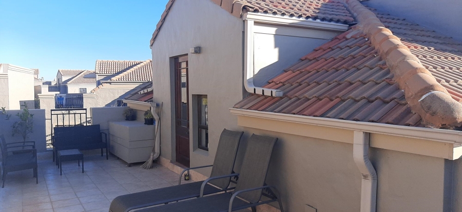 To Let 2 Bedroom Property for Rent in Lonehill Gauteng