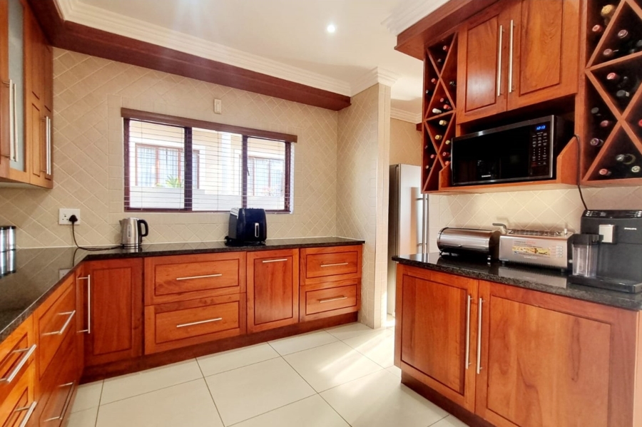 5 Bedroom Property for Sale in Roodeplaat Gauteng