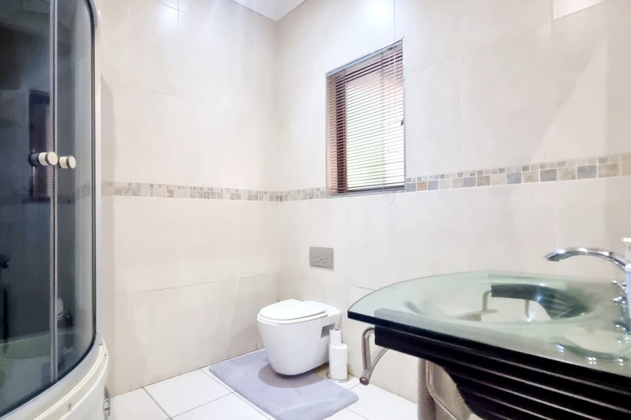 5 Bedroom Property for Sale in Roodeplaat Gauteng