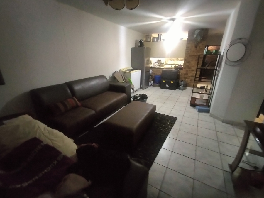2 Bedroom Property for Sale in Pretoria North Gauteng