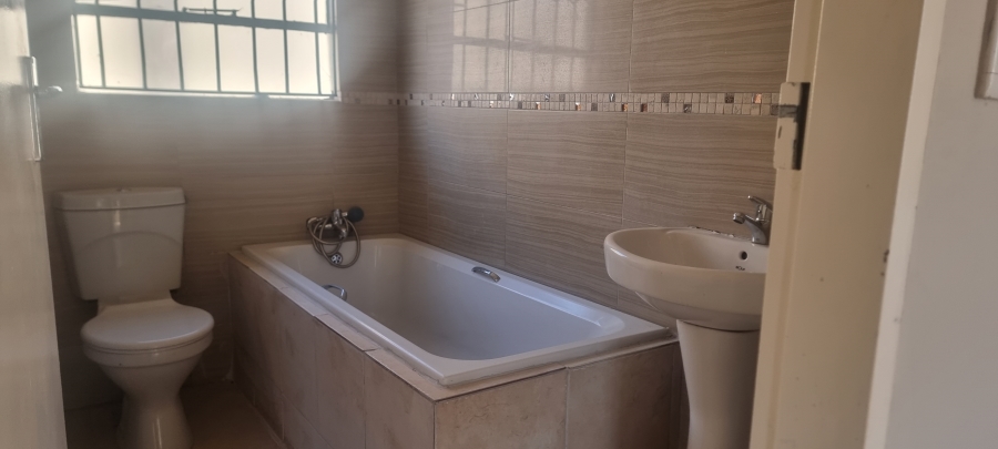 3 Bedroom Property for Sale in Bloubosrand Gauteng