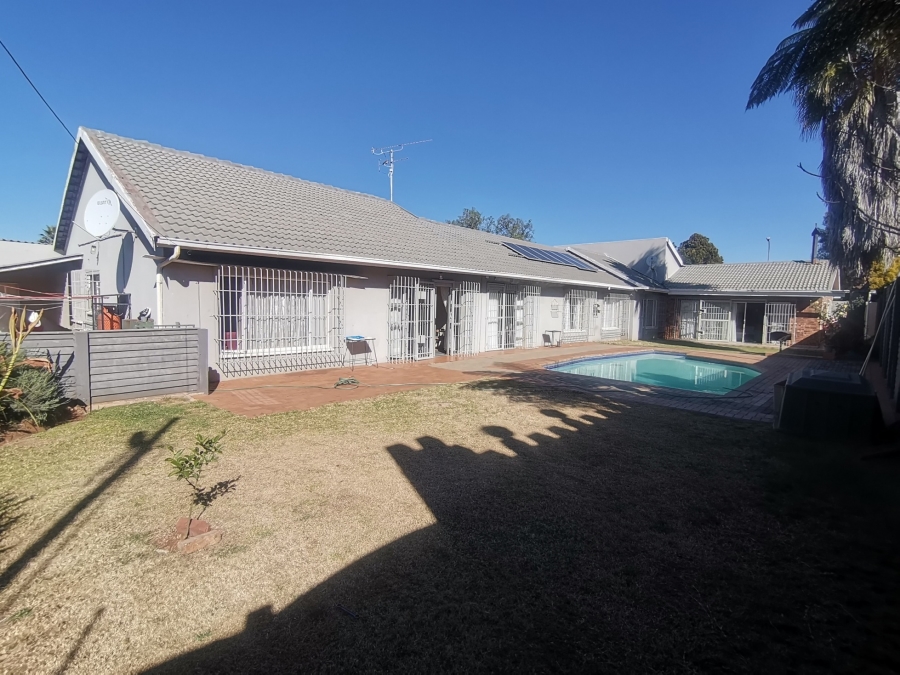 6 Bedroom Property for Sale in Mayfield Park Gauteng