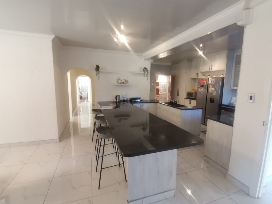 6 Bedroom Property for Sale in Mayfield Park Gauteng