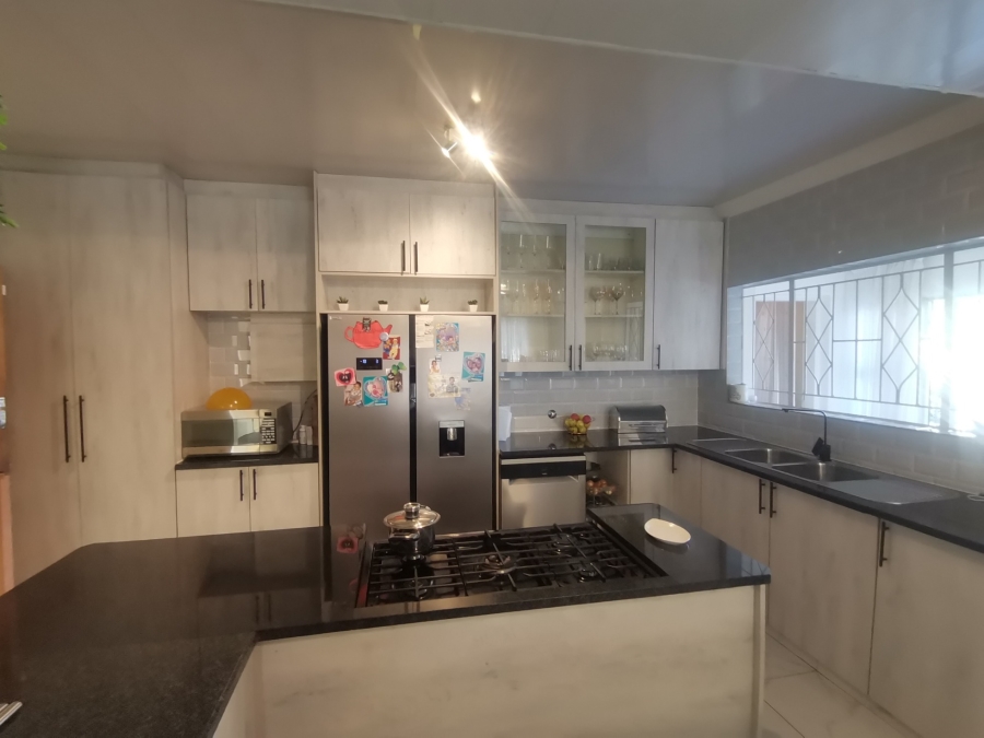 6 Bedroom Property for Sale in Mayfield Park Gauteng