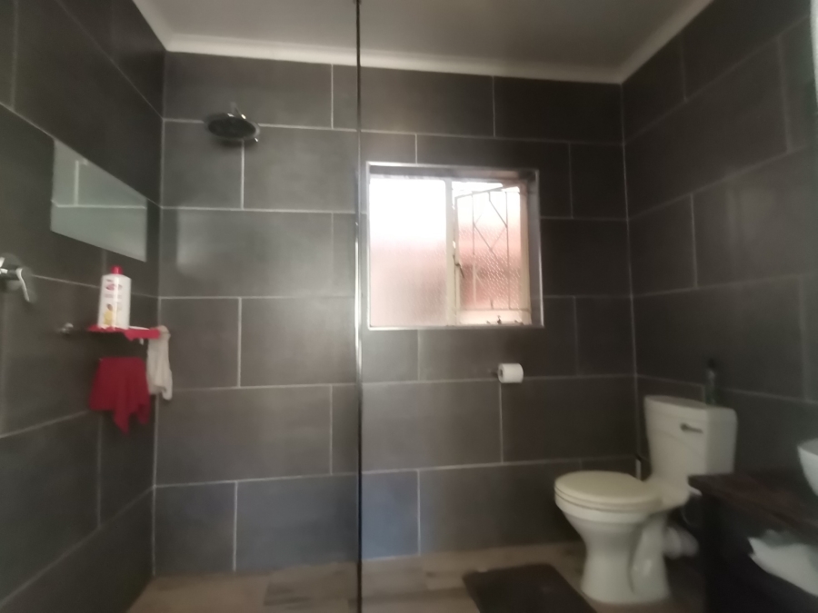 6 Bedroom Property for Sale in Mayfield Park Gauteng
