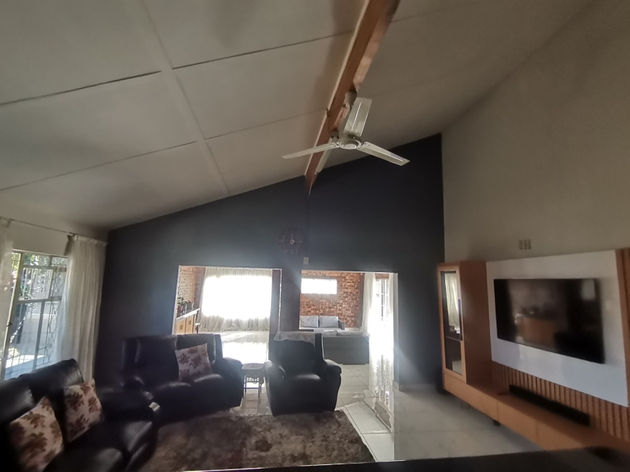 6 Bedroom Property for Sale in Mayfield Park Gauteng
