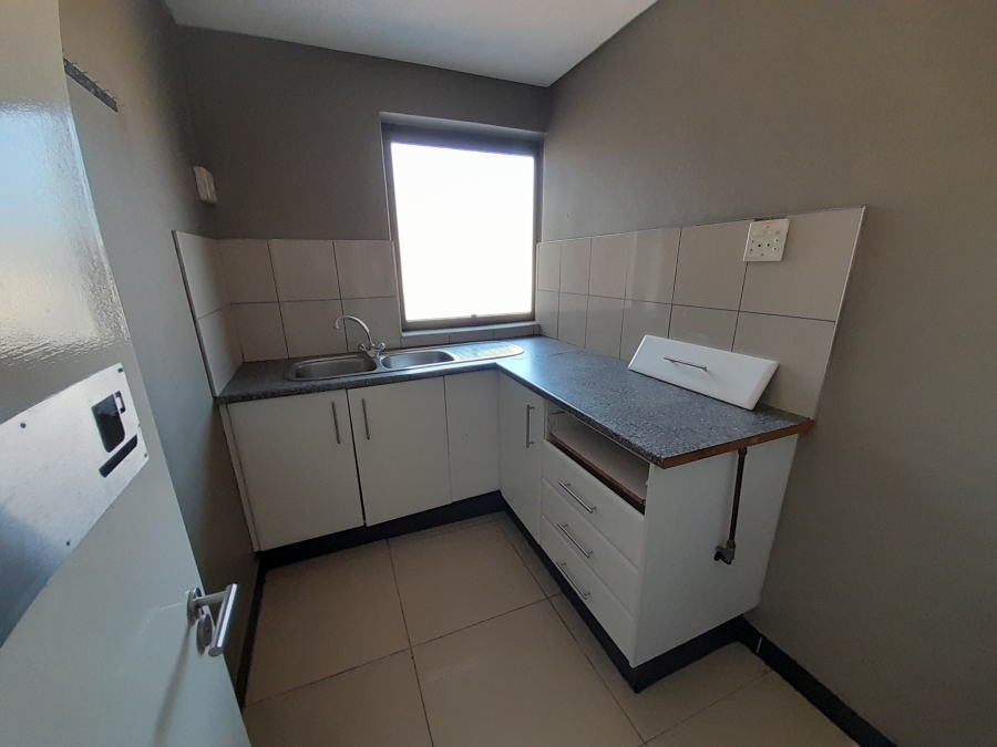 To Let commercial Property for Rent in Randjespark Gauteng